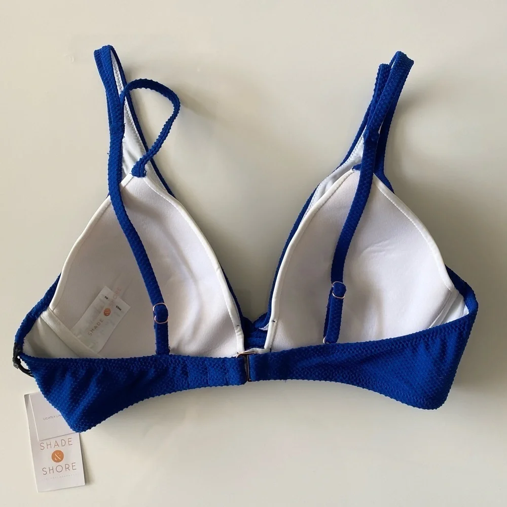 NWT Women's Blue Twist-Front Bikini top